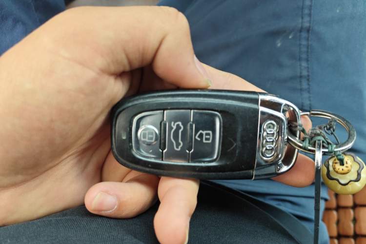 Used Audi A4L 2013 35 TFSI Automatic Comfort Model Vehicle Key