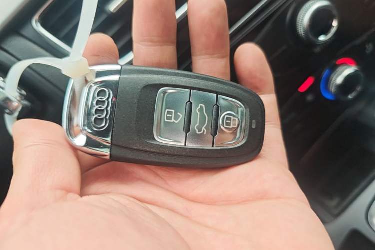 Used Audi A4L 2013 30 TFSI Automatic Comfort Model Vehicle Key