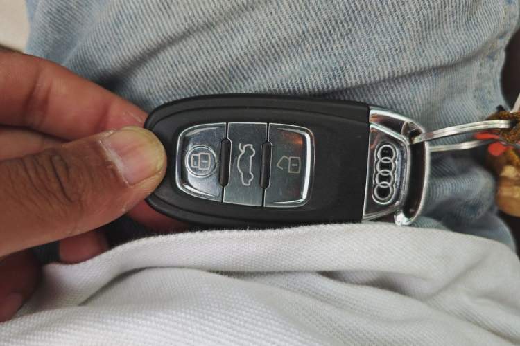Used Audi A4L 2013 40 TFSI quattro Individual Sport Edition Vehicle Key