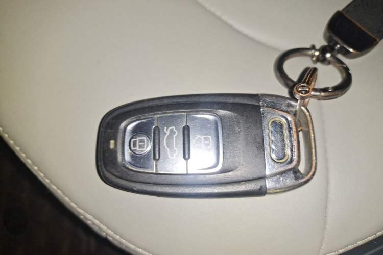 Used Audi A4L 2013 35 TFSI Automatic Standard Model Vehicle Key
