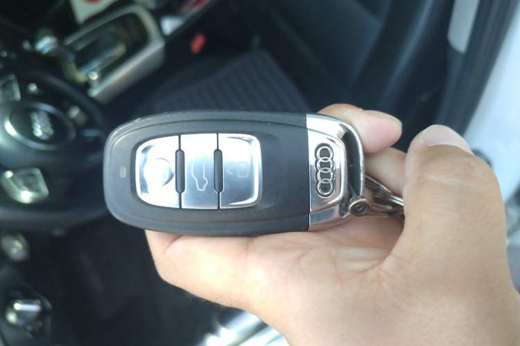Used Audi A4L 2013 35 TFSI Automatic Standard Model Vehicle Key