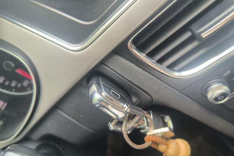 Used Audi A4L 2013 35 TFSI Automatic Standard Model Vehicle Key