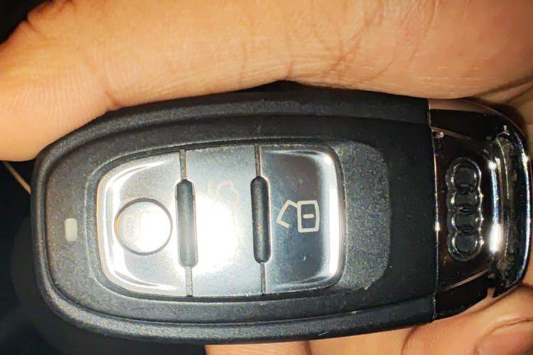 Used Audi A4L 2013 35 TFSI Automatic Comfort Model Vehicle Key