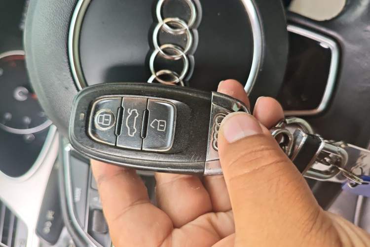 Used Audi A4L 2013 35 TFSI Automatic Comfort Model Vehicle Key