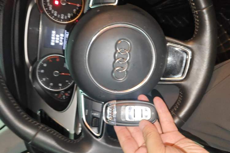 Used Audi A4L 2013 35 TFSI Automatic Standard Model Vehicle Key