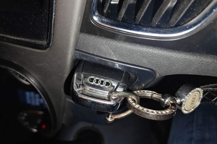 Used Audi A4L 2013 35 TFSI Automatic Standard Model Vehicle Key
