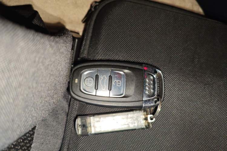 Used Audi A4L 2013 35 TFSI Automatic Standard Model Vehicle Key