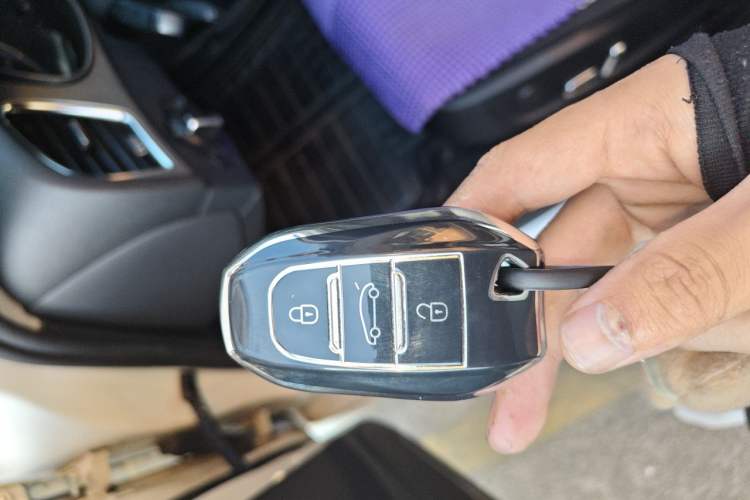Used Audi A4L 2013 35 TFSI Automatic Standard Model Vehicle Key