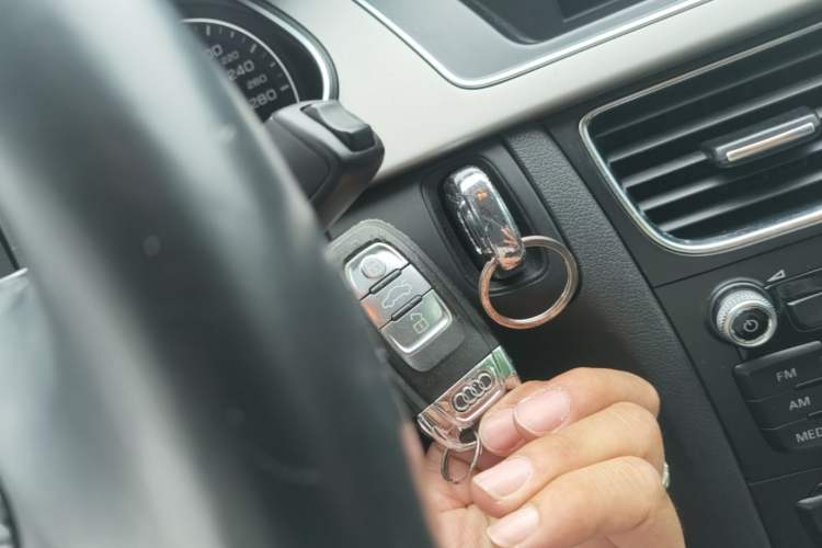 Used Audi A4L 2013 35 TFSI Automatic Comfort Model Vehicle Key