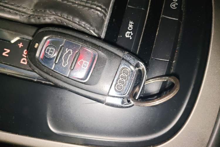 Used Audi A4L 2013 30 TFSI Automatic Comfort Model Vehicle Key