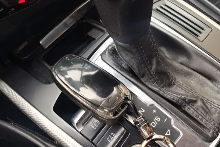 Used Audi A4L 2013 35 TFSI Automatic Standard Model Vehicle Key