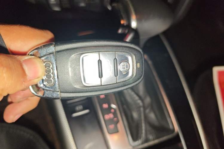 Used Audi A4L 2013 35 TFSI Automatic Standard Model Vehicle Key