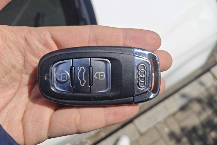 Used Audi A4L 2013 35 TFSI Automatic Comfort Model Vehicle Key