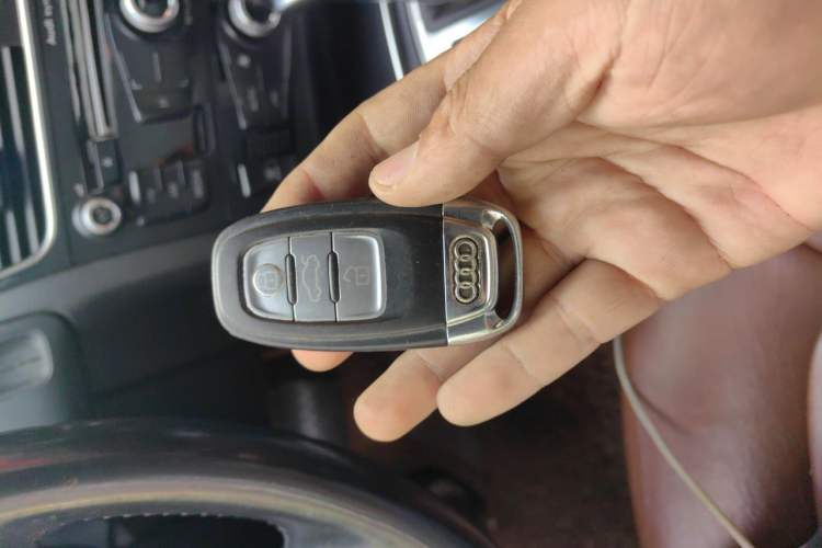 Used Audi A4L 2013 30 TFSI Automatic Comfort Model Vehicle Key