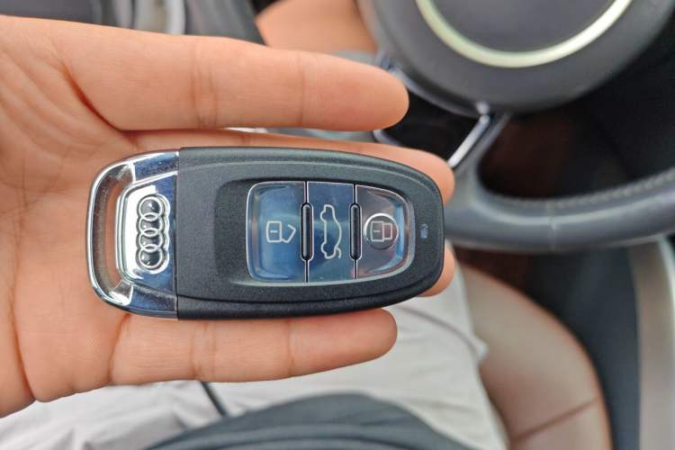 Used Audi A4L 2013 35 TFSI Automatic Standard Model Vehicle Key