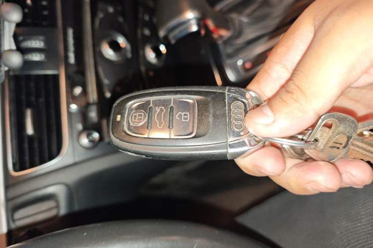 Used Audi A4L 2013 30 TFSI Automatic Comfort Model Vehicle Key