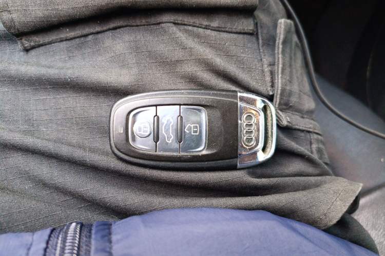 Used Audi A4L 2013 35 TFSI Automatic Comfort Model Vehicle Key