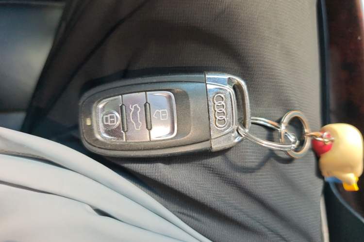 Used Audi A4L 2013 35 TFSI Automatic Standard Model Vehicle Key