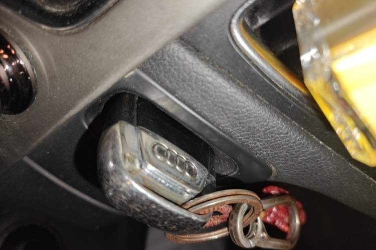 Used Audi A4L 2013 35 TFSI Automatic Standard Model Vehicle Key