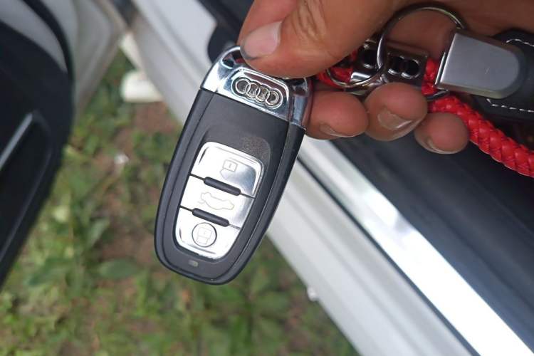 Used Audi A4L 2013 35 TFSI Automatic Comfort Model Vehicle Key