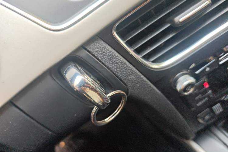 Used Audi A4L 2013 35 TFSI Automatic Standard Model Vehicle Key