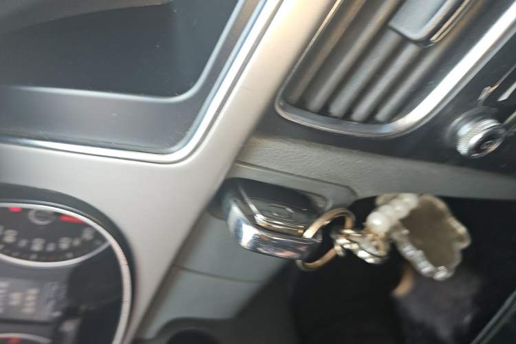 Used Audi A4L 2013 35 TFSI Automatic Standard Model Vehicle Key