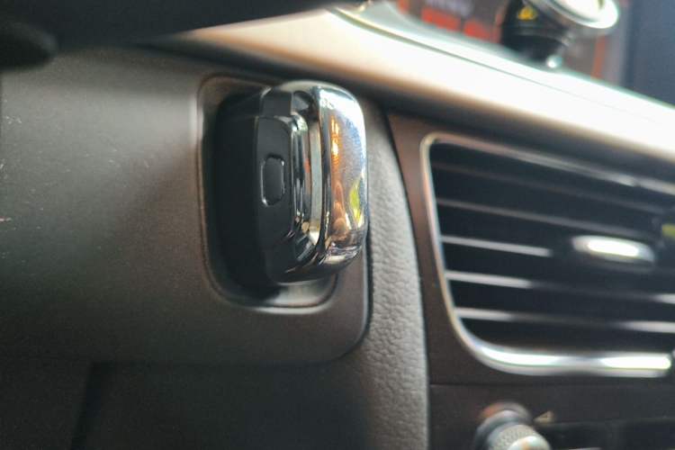 Used Audi A4L 2013 35 TFSI Automatic Standard Model Vehicle Key