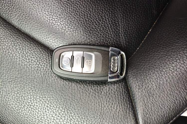 Used Audi A4L 2013 35 TFSI Automatic Standard Model Vehicle Key