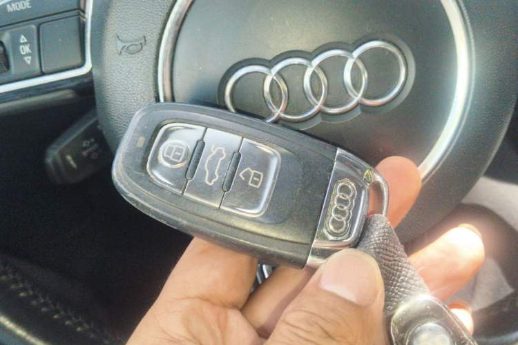 Used Audi A4L 2013 35 TFSI Automatic Standard Model Vehicle Key