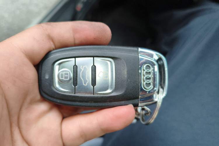 Used Audi A4L 2013 35 TFSI Automatic Standard Model Vehicle Key