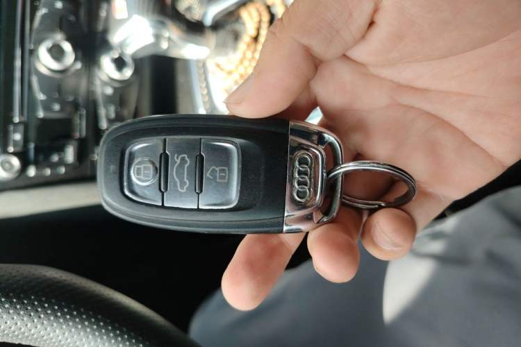 Used Audi A4L 2013 35 TFSI Automatic Standard Model Vehicle Key