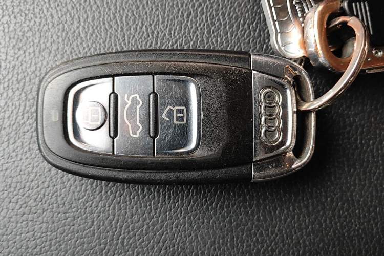 Used Audi A4L 2013 35 TFSI Automatic Comfort Model Vehicle Key