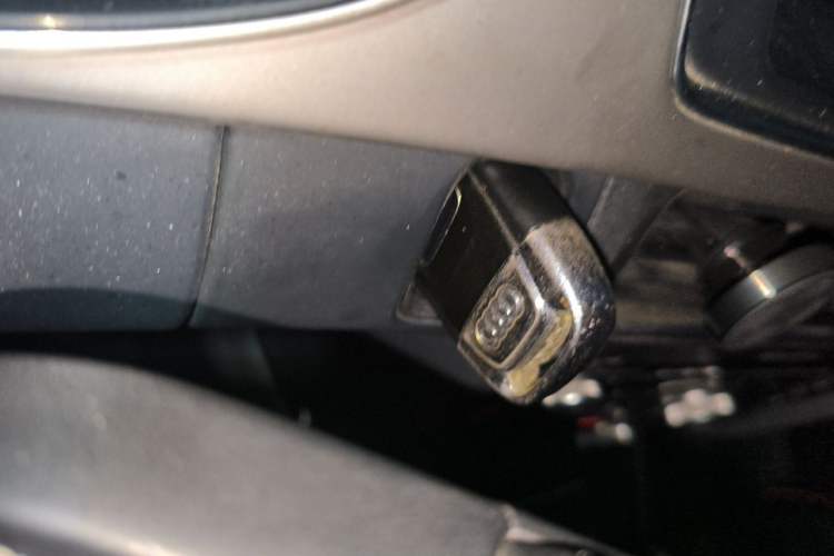 Used Audi A4L 2013 35 TFSI Automatic Standard Model Vehicle Key