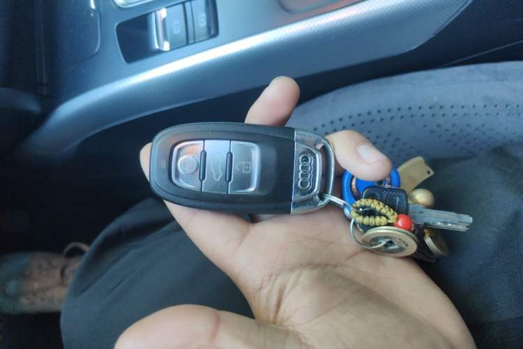 Used Audi A4L 2013 35 TFSI Automatic Standard Model Vehicle Key