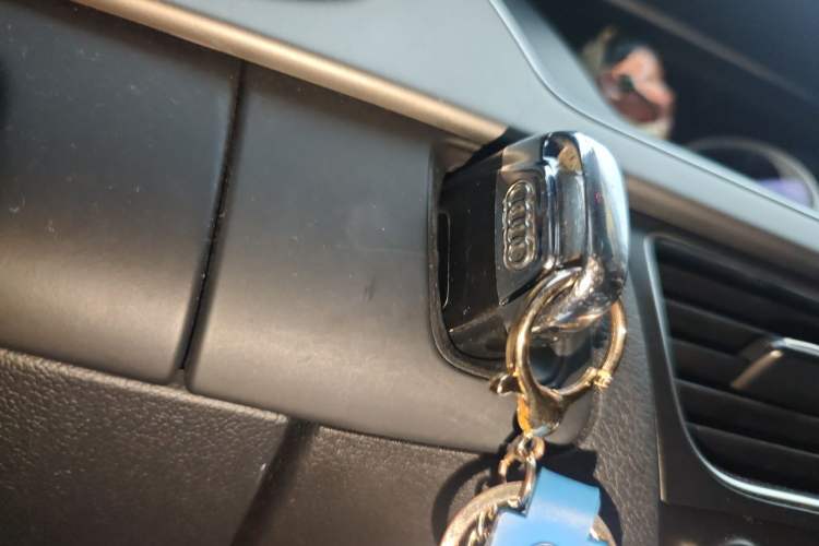 Used Audi A4L 2013 35 TFSI Automatic Comfort Model Vehicle Key