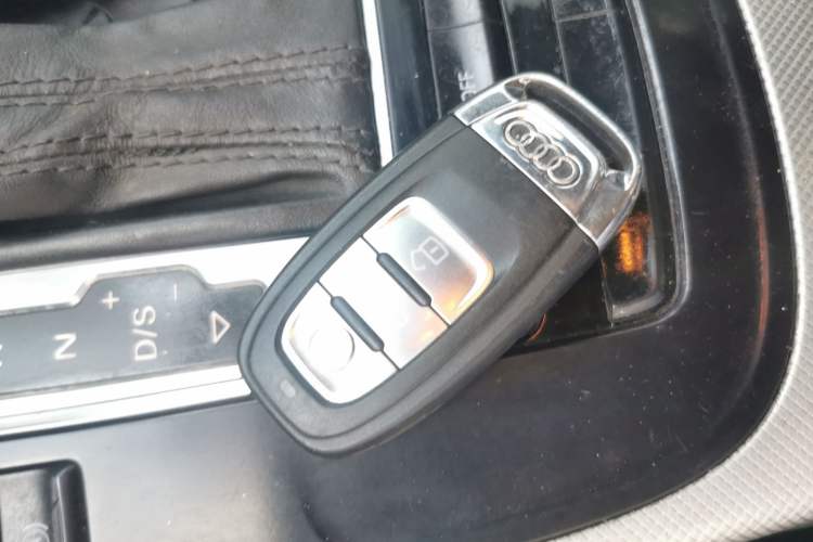Used Audi A4L 2013 35 TFSI Automatic Comfort Model Vehicle Key