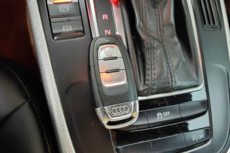 Used Audi A4L 2013 35 TFSI Automatic Comfort Model Vehicle Key