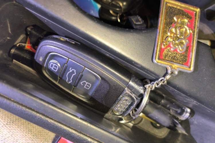 Used Audi A4L 2013 35 TFSI Automatic Standard Model Vehicle Key