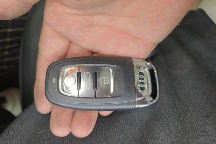 Used Audi A4L 2013 35 TFSI Automatic Comfort Model Vehicle Key