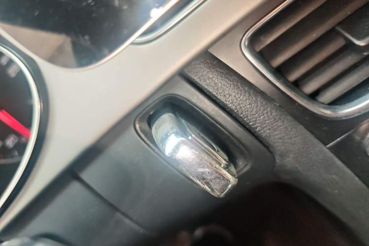 Used Audi A4L 2013 35 TFSI Automatic Standard Model Vehicle Key