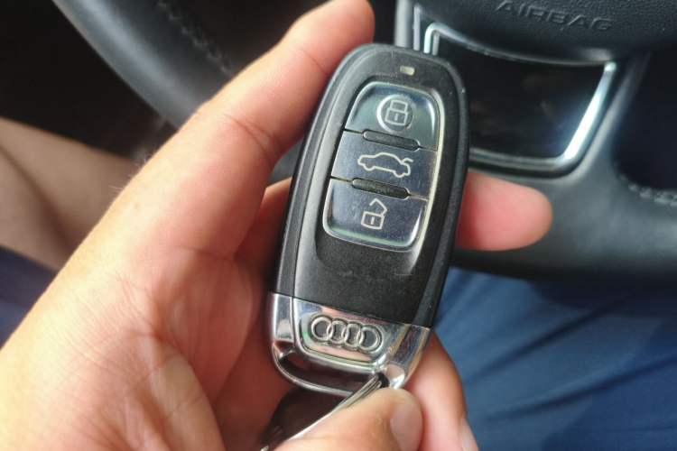 Used Audi A4L 2013 35 TFSI Automatic Comfort Model Vehicle Key
