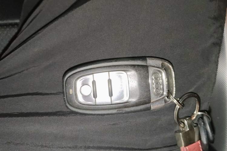 Used Audi A4L 2013 35 TFSI Automatic Standard Model Vehicle Key