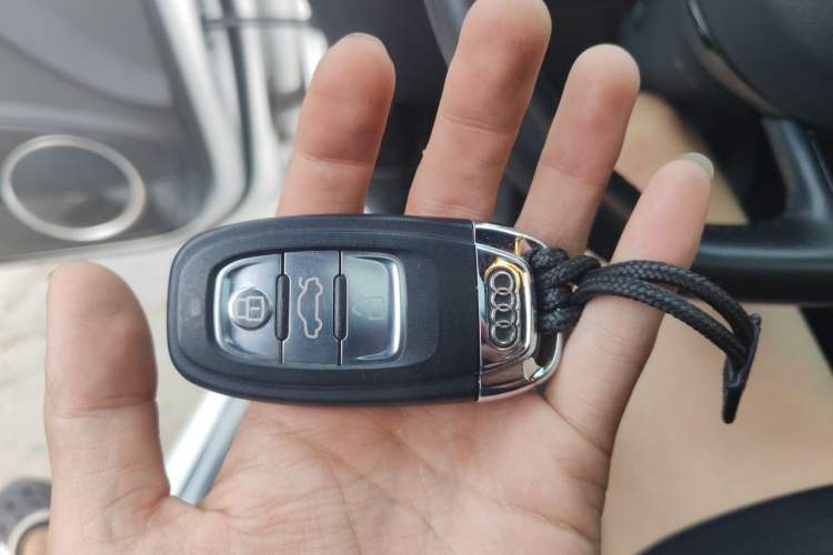 Used Audi A4L 2013 40 TFSI quattro Sport version Vehicle Key