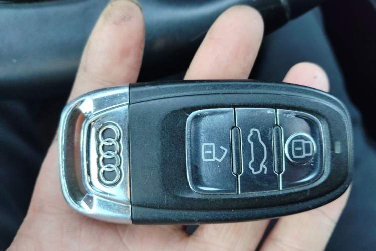 Used Audi A4L 2013 35 TFSI Automatic Standard Model Vehicle Key