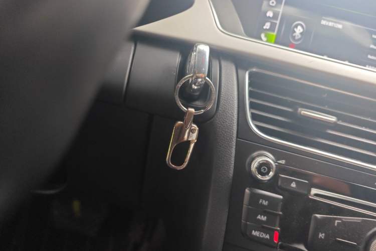 Used Audi A4L 2013 35 TFSI Automatic Standard Model Vehicle Key