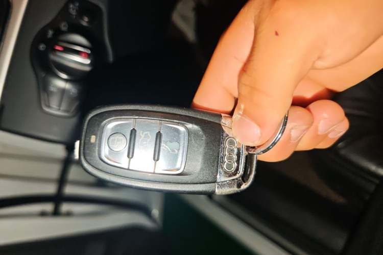 Used Audi A4L 2013 35 TFSI Automatic Comfort Model Vehicle Key