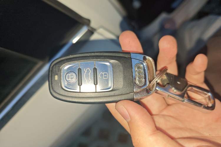 Used Audi A4L 2013 35 TFSI Automatic Technology Edition Vehicle Key