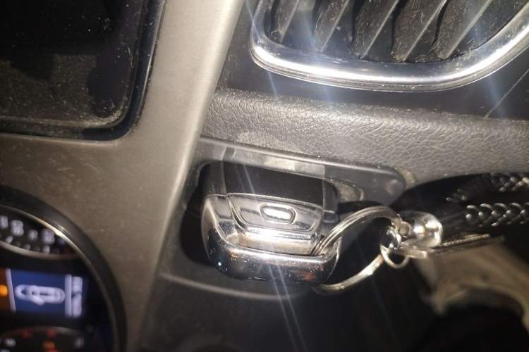 Used Audi A4L 2013 35 TFSI Automatic Standard Model Vehicle Key