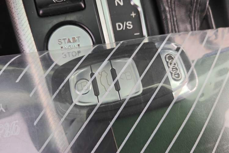 Used Audi A4L 2013 35 TFSI Automatic Standard Model Vehicle Key