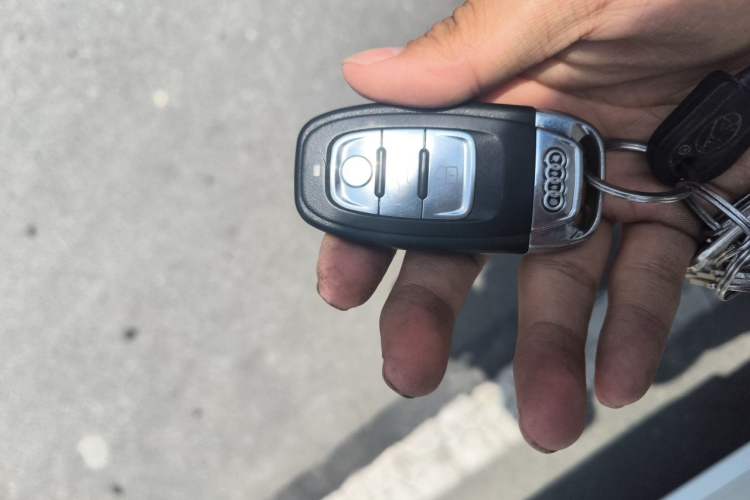 Used Audi A4L 2013 30 TFSI Automatic Comfort Model Vehicle Key